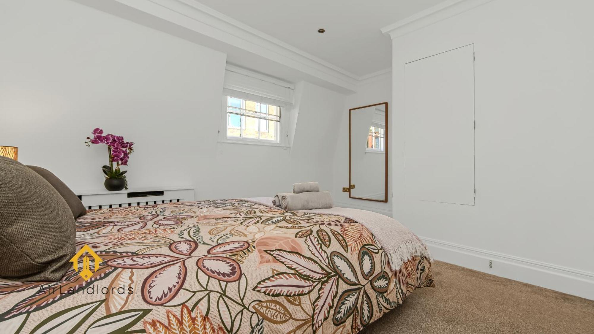 Exceptional 4 Bedroom House Paddington Station! Лондон Екстериор снимка