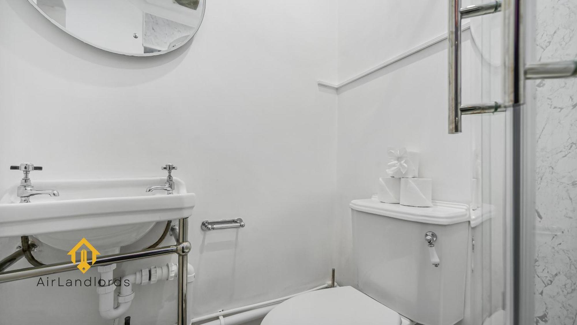 Exceptional 4 Bedroom House Paddington Station! Лондон Екстериор снимка
