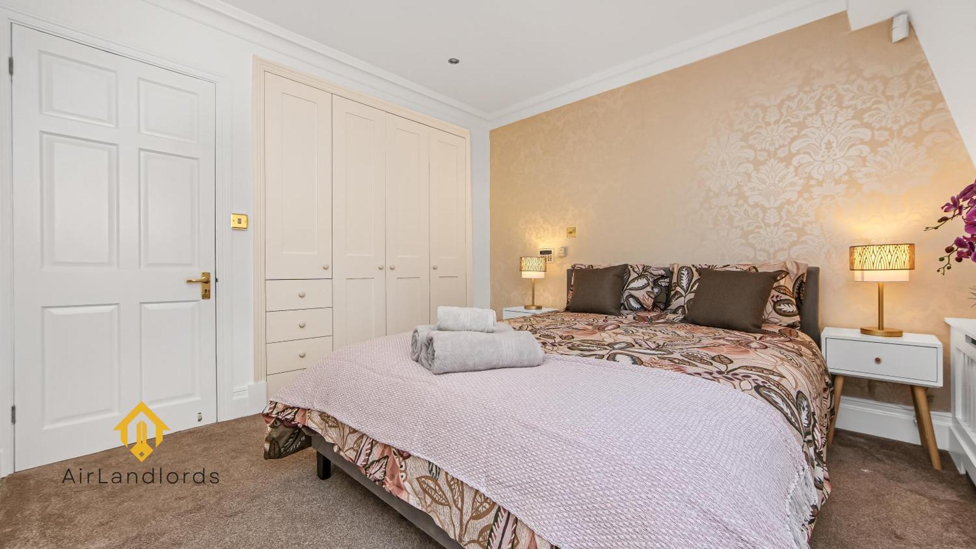 Exceptional 4 Bedroom House Paddington Station! Лондон Екстериор снимка